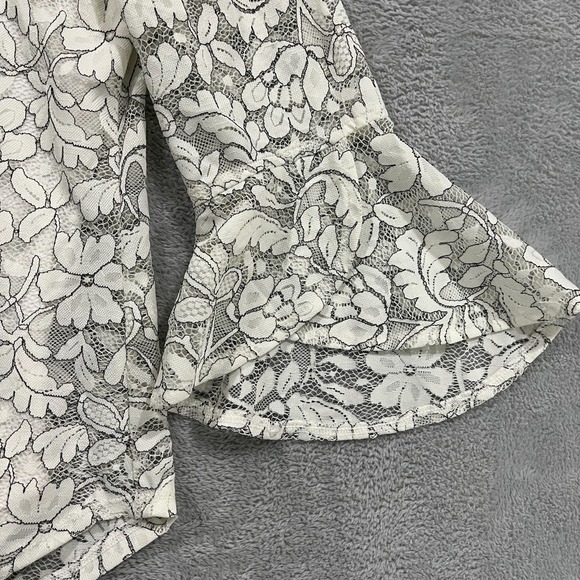 Elle Top Blouse Womens Medium Crochet Floral Print Bell Sleeves Boho Cottagecore - Picture 5 of 9